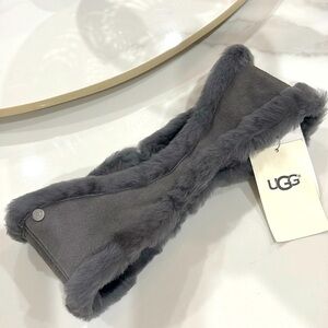 UGG Reversible Leather & Shearling Headband warmer! 100% brand new! With tag!